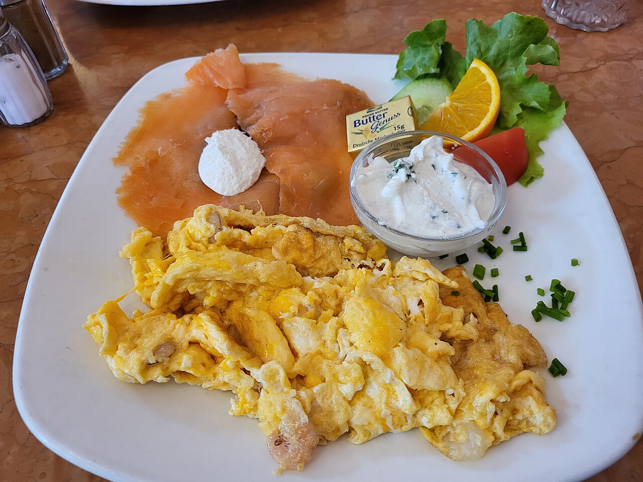 Œufs brouillés keto au saumon: cognition