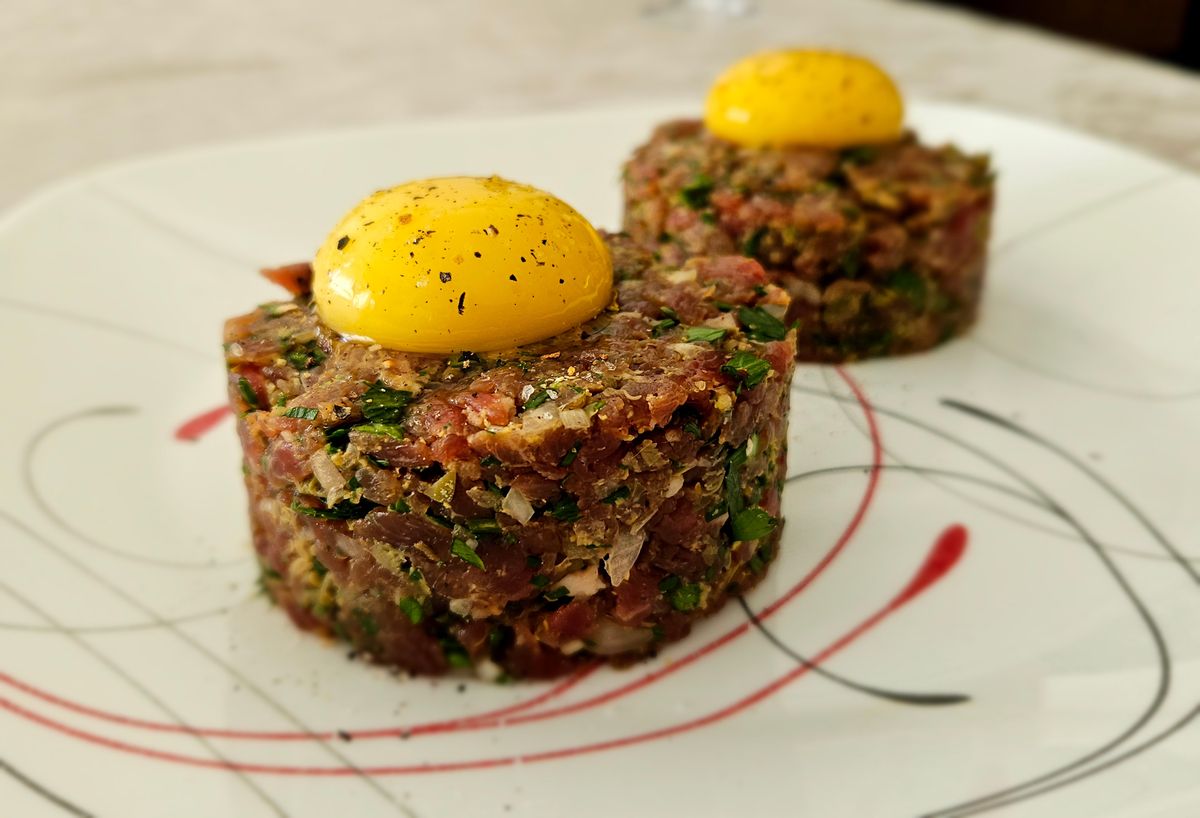 Tartare de bœuf keto traditionnel au couteau