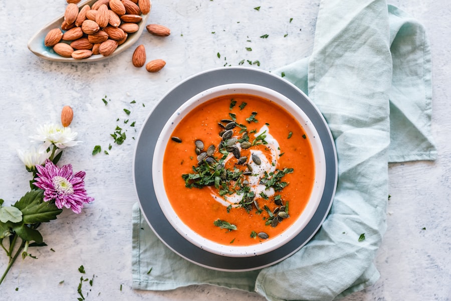 Bol de soupe à l'oignon avec fromage gratiné